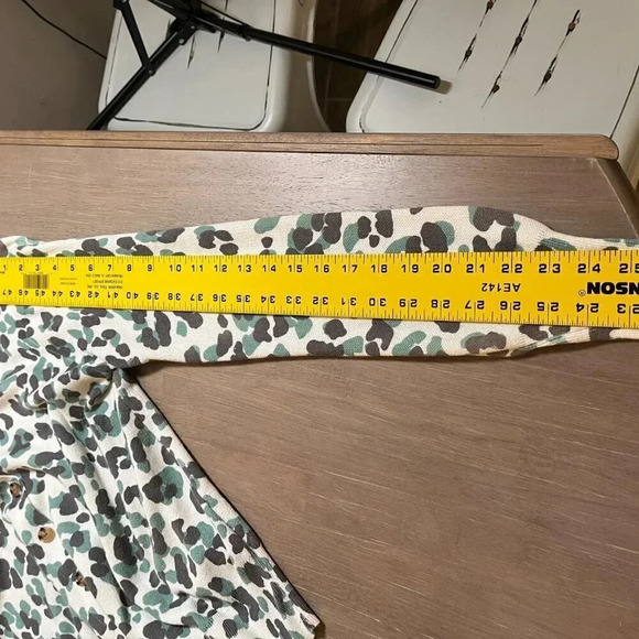 Women’s Ann Taylor Button Down Top Size Medium - Picture 7 of 7